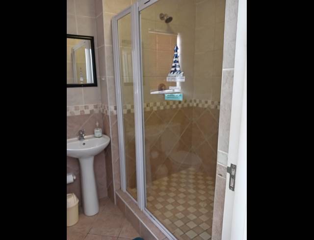 2 BEDROOM APARTMENT FOR SALE IN JEFFREYS BAY CENTRAL